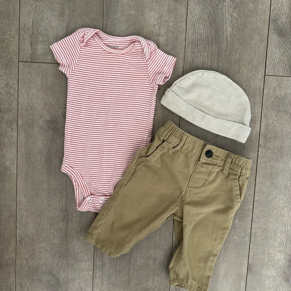 Carter’s & Children’s place 0-3 months Baby Boy matching outfit set 3 piece
